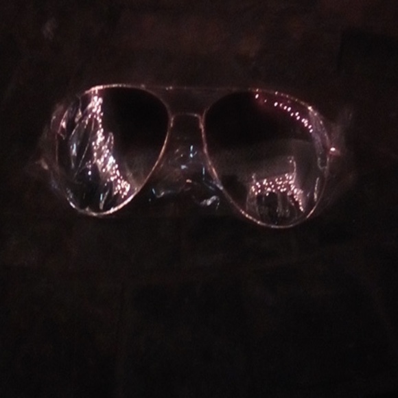 Sun glasses - Picture 1 of 1